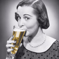 woman-drinking-beer-2